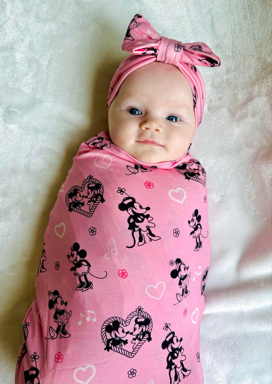 Minnie’s Bambootique Swaddle and Bow Headwrap set